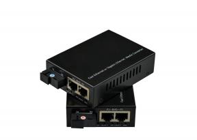 百兆1光2電物理隔離光纖收發(fā)器 